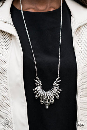 Leave it to LUXE - Silver-Paparazzi Oct 2020 Fashion Fix Necklace